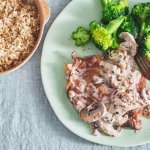 recept karbonades met champignonroomsaus, broccoli en rijst